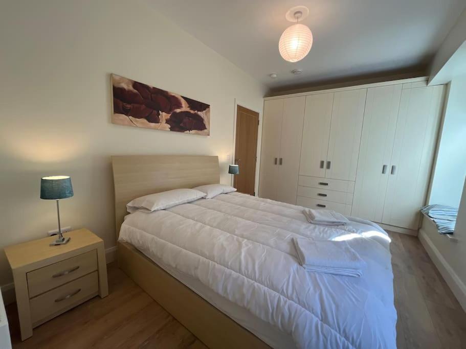 City Beach Gem 5 Adult Spaces Plus Child Dublin Kültér fotó